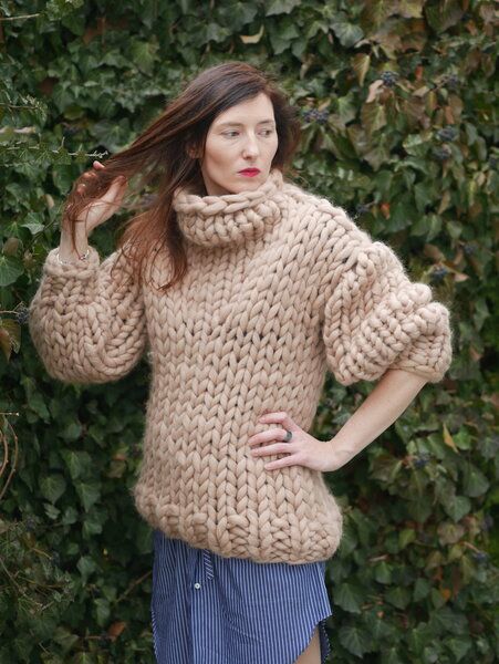 PANAPUFA Chunky Strickpullover aus Wolle in Beige